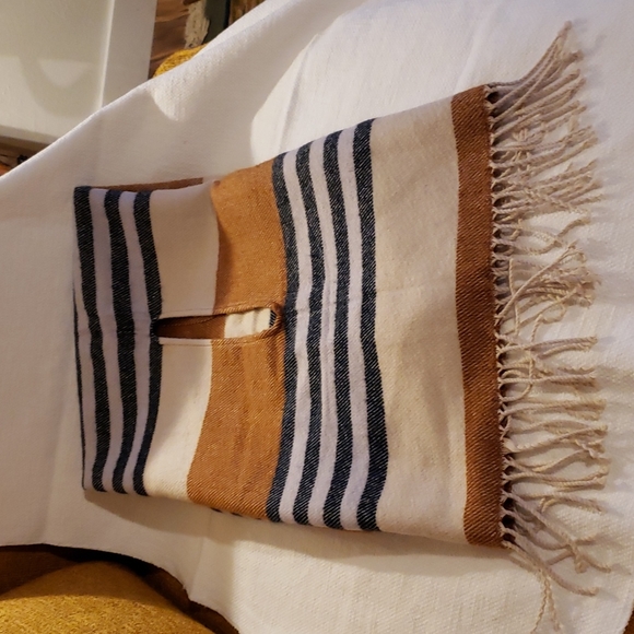 Madewell Accessories - Madewell Cape Scarf